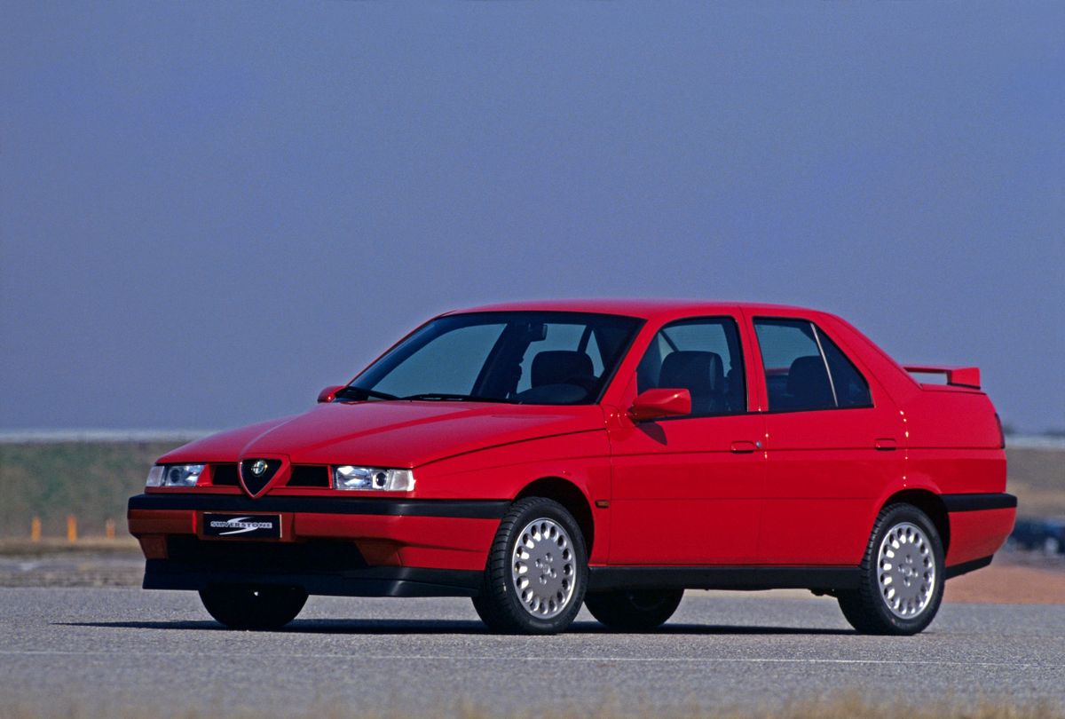 Alfa Romeo 155 1992. Carrosserie, extérieur. Berline, 1 génération