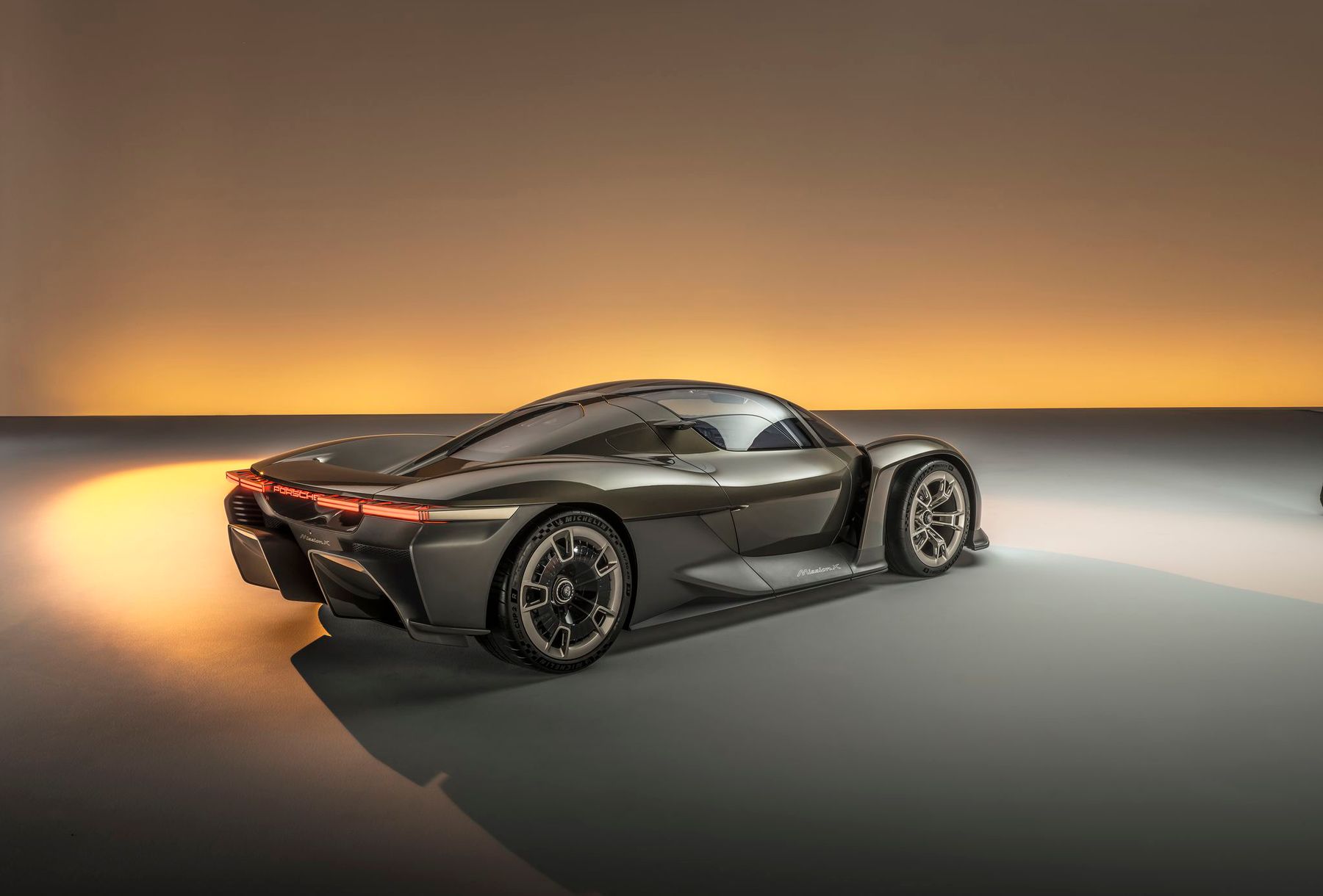 Porsche 918 RSR Concept the Run