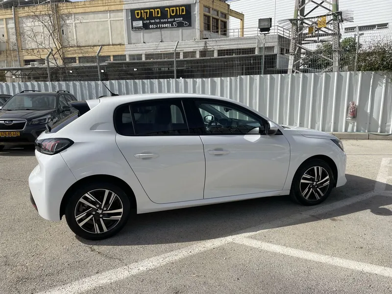 Peugeot 208 2nd hand, 2021, private hand