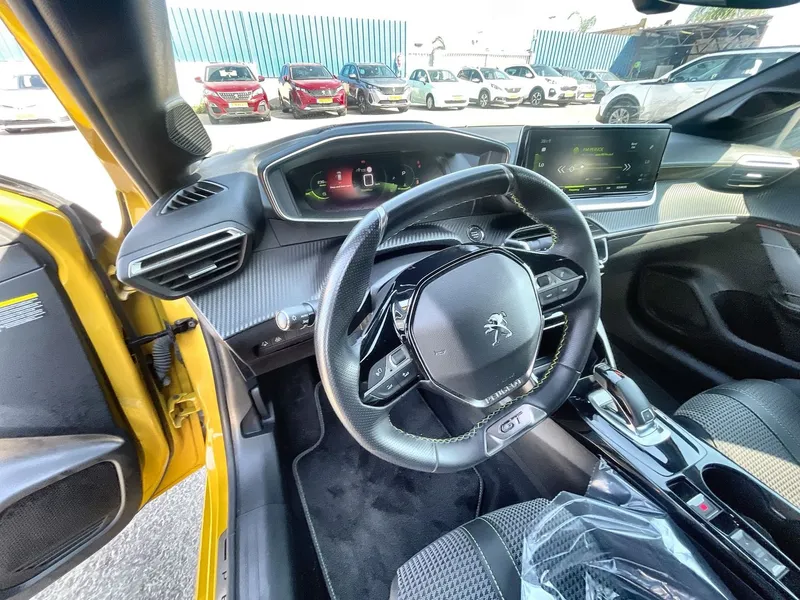 Peugeot 208 2nd hand, 2021, private hand