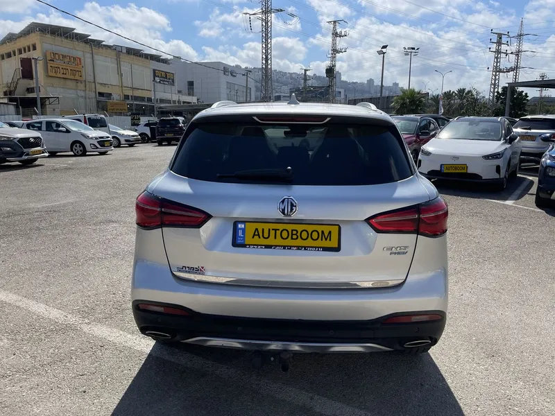 MG EHS 2ème main, 2021, main privée