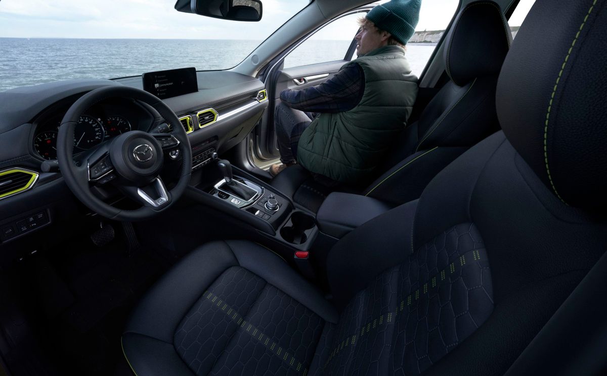 مازدا CX-5 2021. المقاعد الأمامية. SUV ٥ أبواب, 2 الجيل، تحديث 1