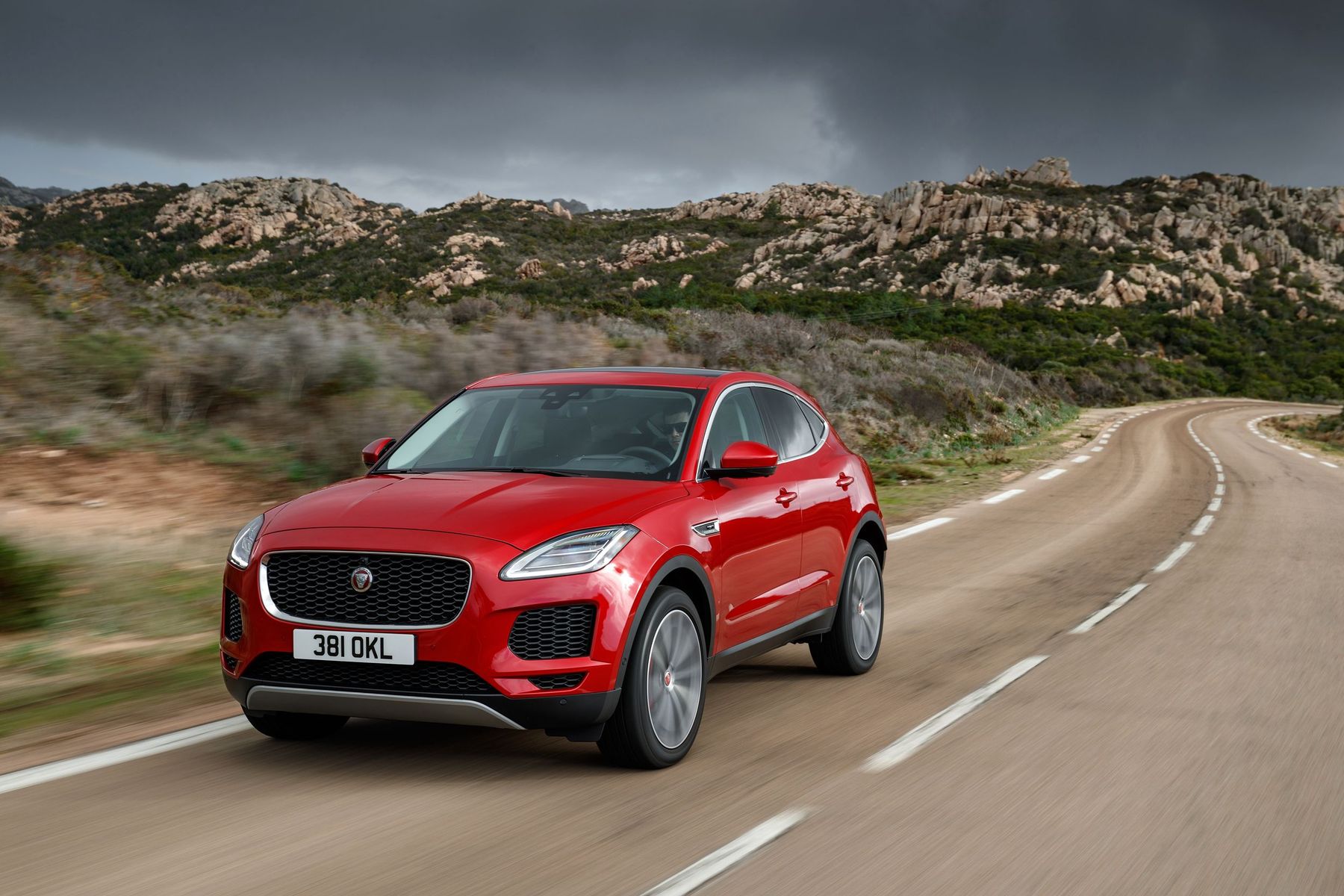 Ягуар AWD E Pace