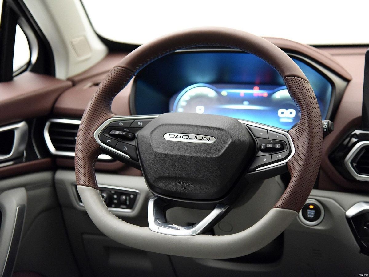 Baojun RS-5 2018. Volant. VUS 5-portes, 1 génération