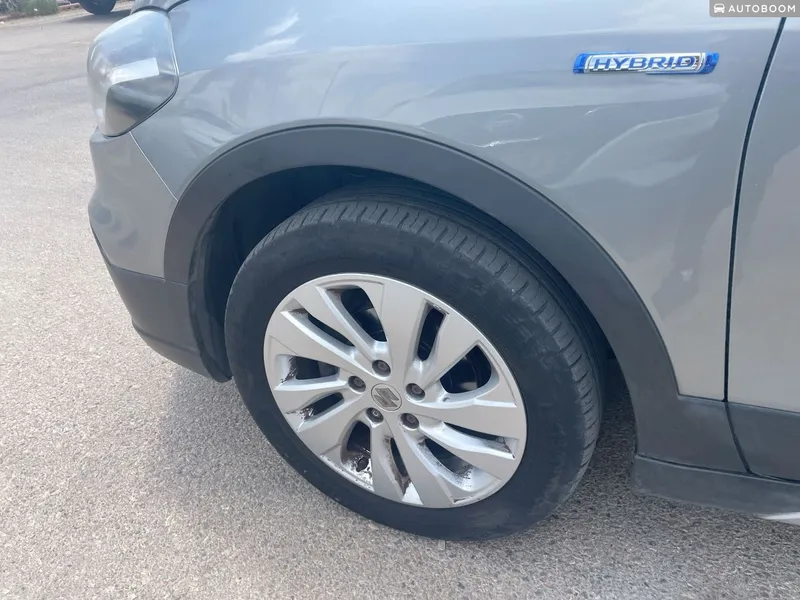 סוזוקי קרוסאובר SX4 יד 2 רכב, 2021
