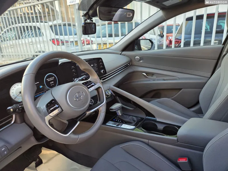 Hyundai Elantra с пробегом, 2022, частная