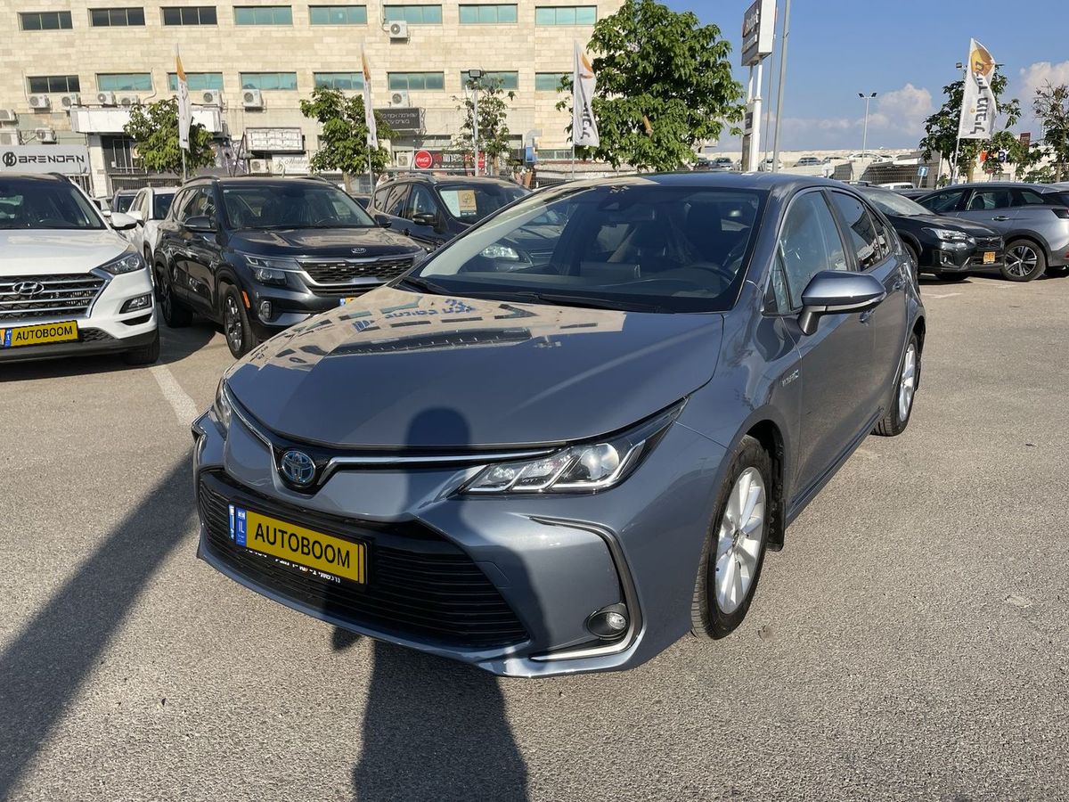 Toyota Corolla с пробегом, 2020