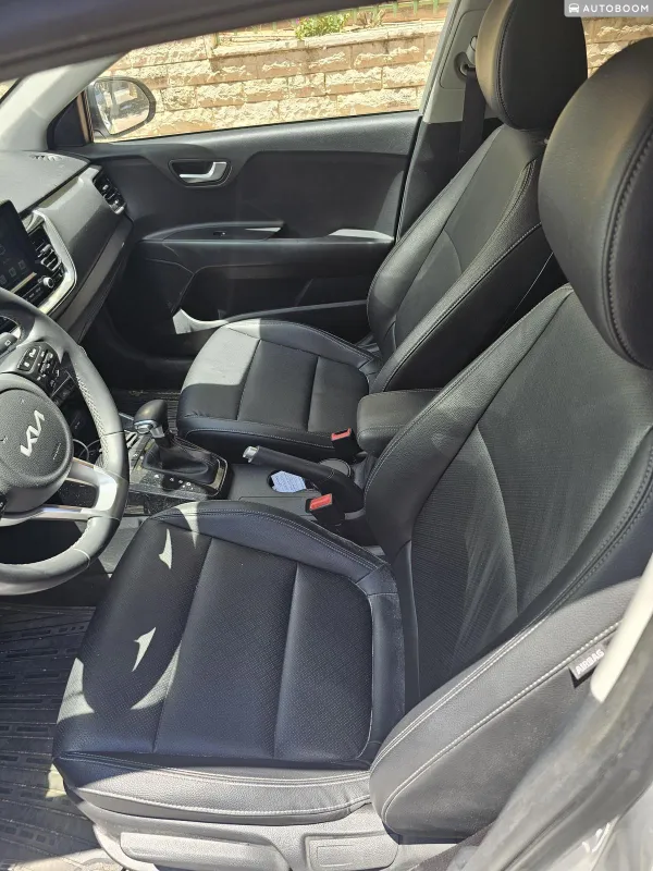 Kia Stonic 2nd hand, 2023, private