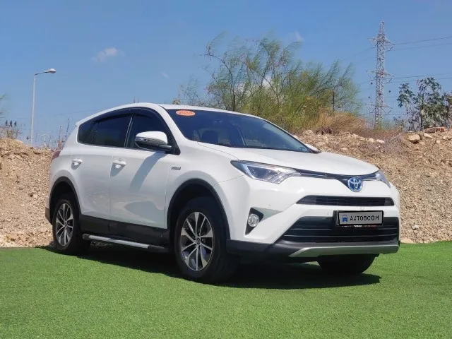 Toyota RAV4 с пробегом, 2017