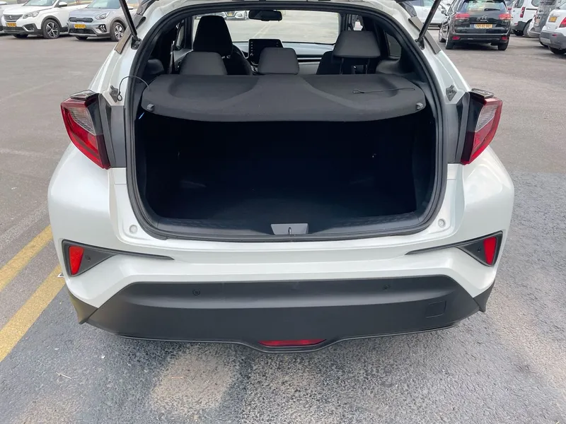 Toyota C-HR 2ème main, 2022, main privée