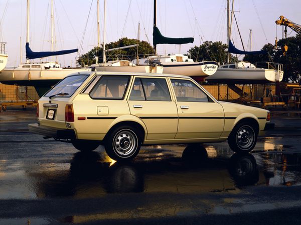 Тойота Королла 1979. Кузов, экстерьер. Универсал 5 дв., 4 поколение