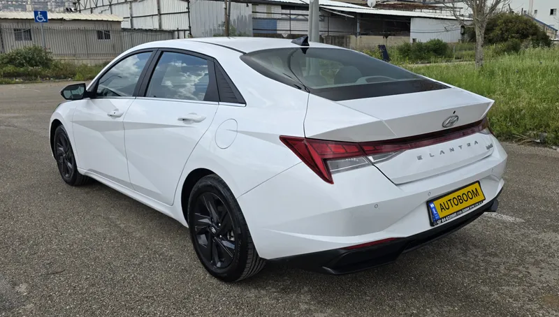 Hyundai Elantra с пробегом, 2023, частная