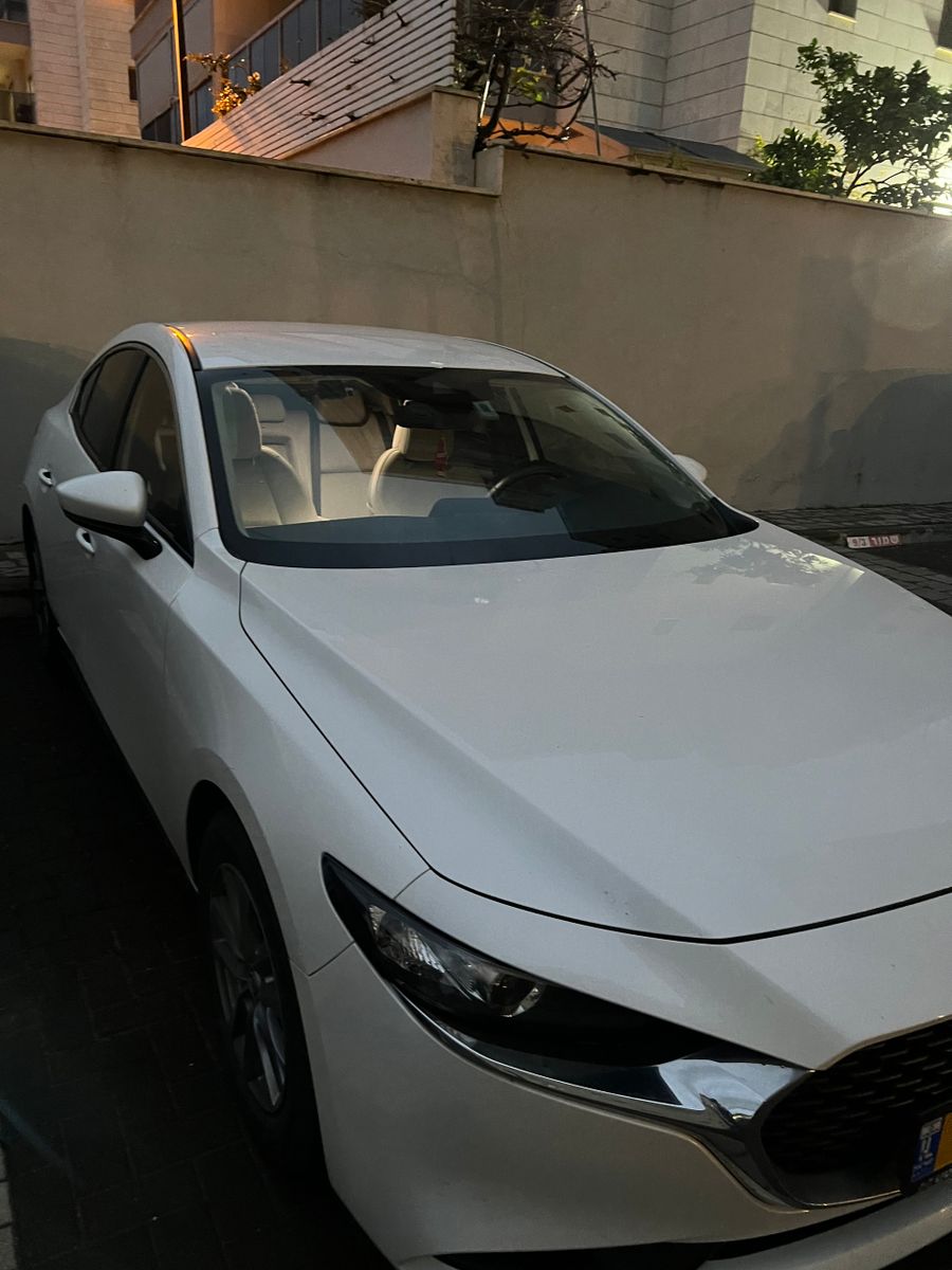 Mazda 3 2nd hand, 2021, private hand