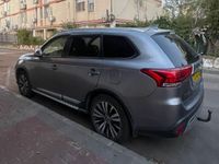 מיצובישי אאוטלנדר יד 2 רכב, 2018, פרטי