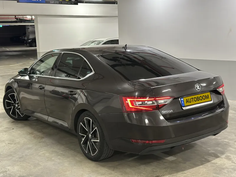 Škoda Superb 2ème main, 2016, main privée