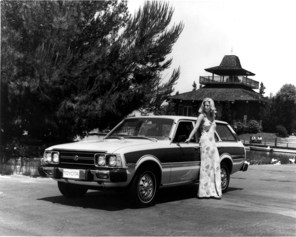 טויוטה קורונה 1973. מרכב, צורה. סטיישן 5 דלתות, 5 דור