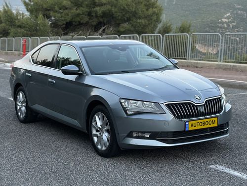 Skoda Superb, 2018, фото