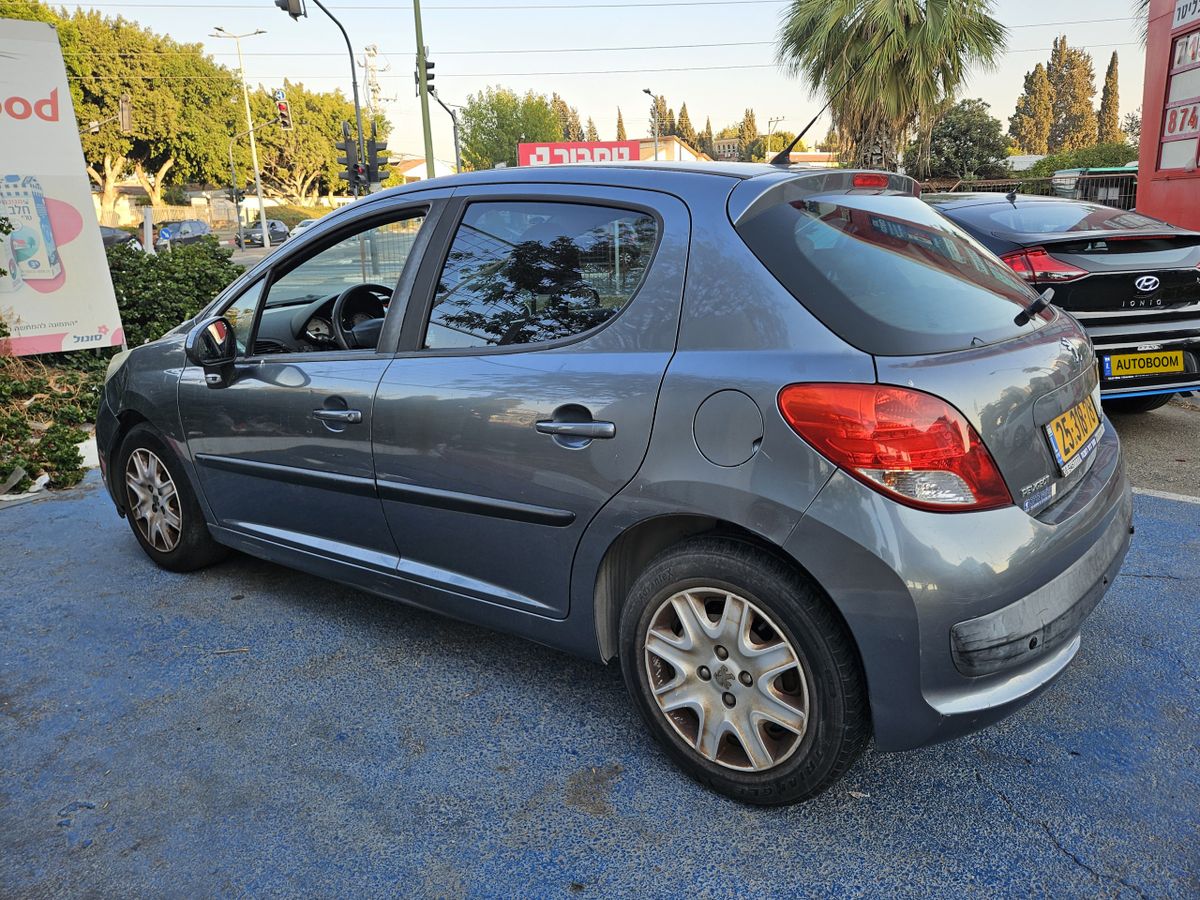 Peugeot 207 с пробегом, 2011