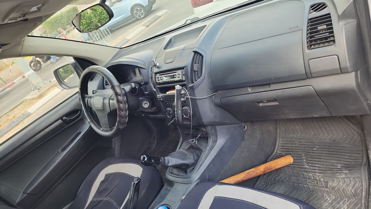 Isuzu D-Max 2nd hand, 2015