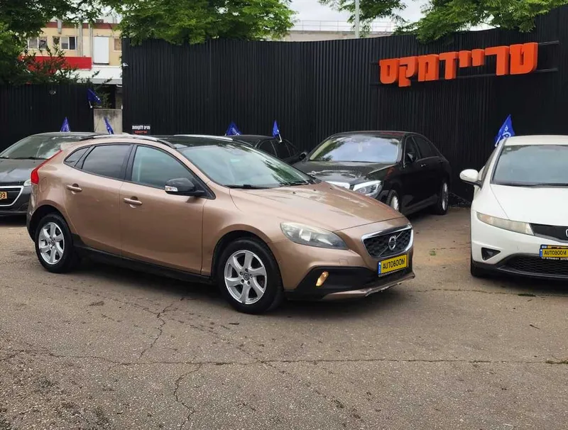 וולוו V40 יד 2 רכב, 2014