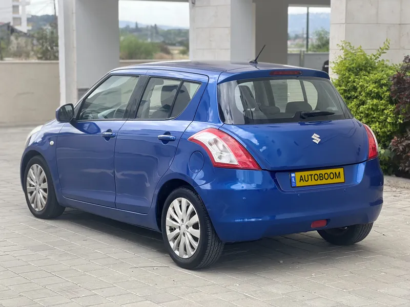 Suzuki Swift с пробегом, 2011