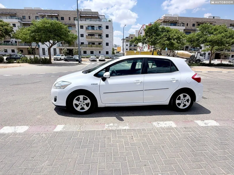 טויוטה אוריס יד 2 רכב, 2011