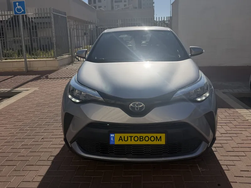 Toyota C-HR 2nd hand, 2023