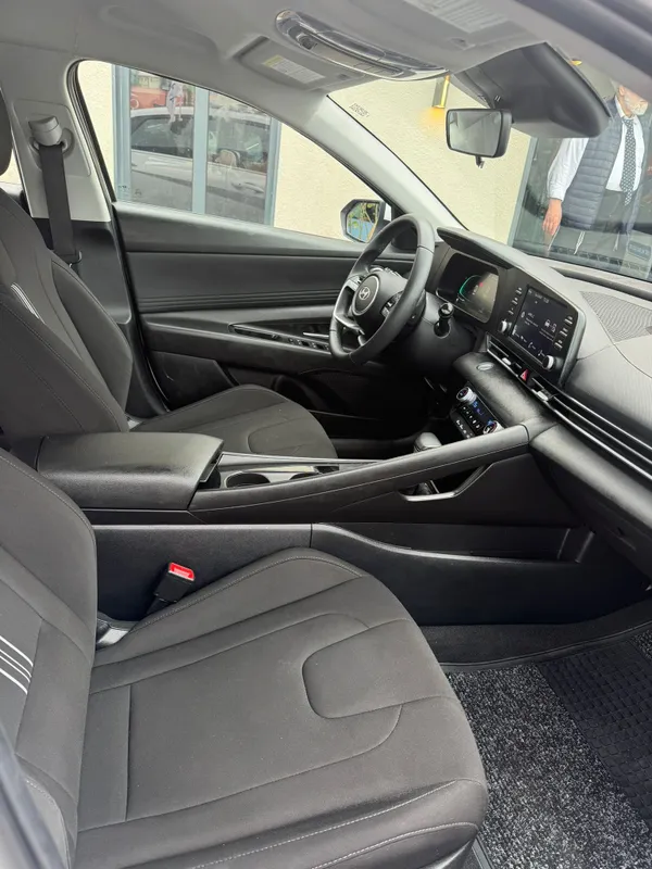 Hyundai Elantra с пробегом, 2024