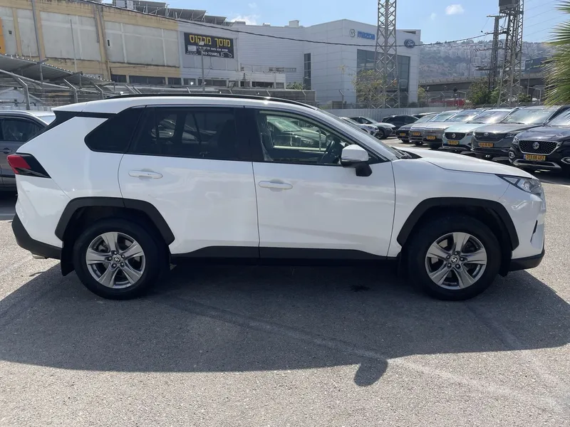 Toyota RAV4 2nd hand, 2022