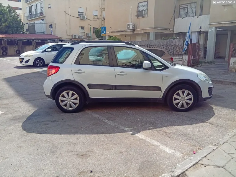 סוזוקי SX4 יד 2 רכב, 2011, פרטי