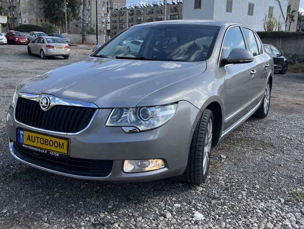 Skoda Superb 2nd hand, 2012, private hand