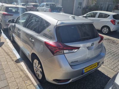 טויוטה אוריס יד 2 רכב, 2017, פרטי