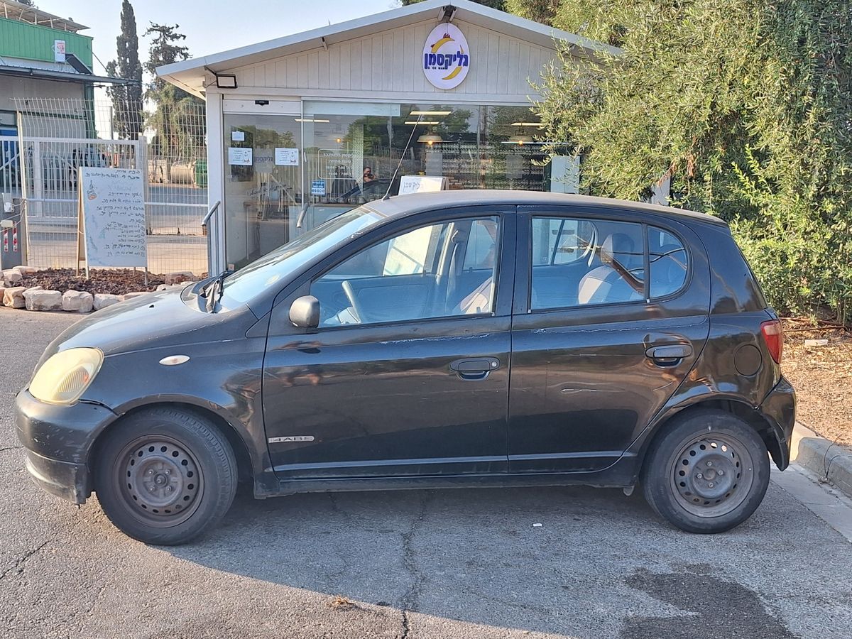 Toyota Yaris 2nd hand, 2000, private hand