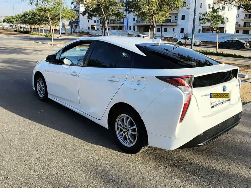 טויוטה פריוס יד 2 רכב, 2018, פרטי