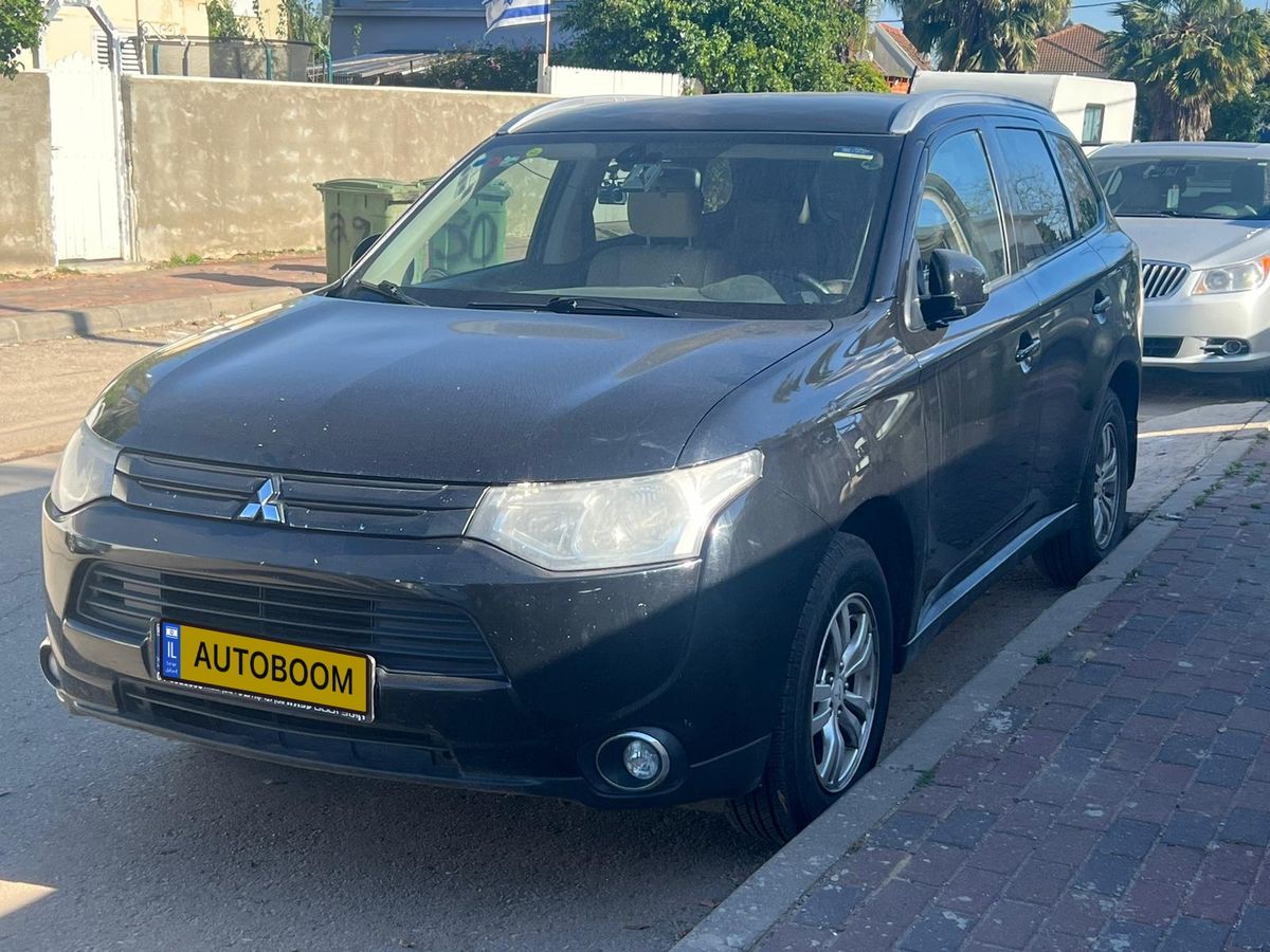 Mitsubishi Outlander 2nd hand, 2014, private hand