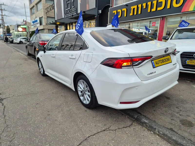 Toyota Corolla с пробегом, 2021