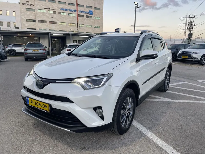 Toyota RAV4 с пробегом, 2018