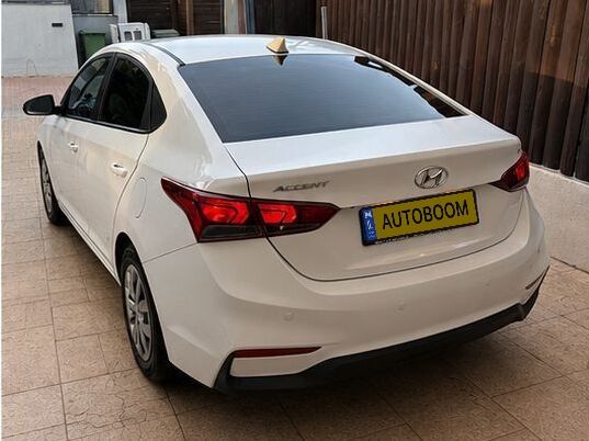 Hyundai Accent 2nd hand, 2019, private