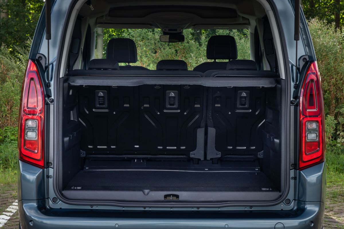 Toyota ProAce City 2023. Багажник. Компактвэн, 1 поколение, рестайлинг