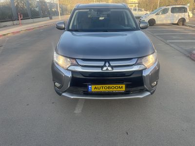 Mitsubishi Outlander 2nd hand, 2016, private hand