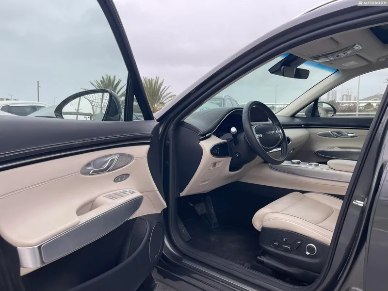 Genesis GV70 2nd hand, 2023, private