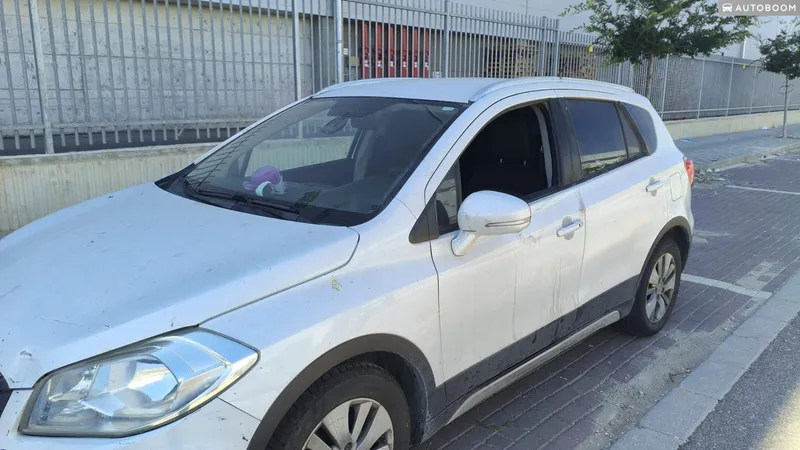 סוזוקי קרוסאובר SX4 יד 2 רכב, 2014, פרטי