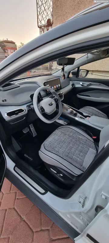 Geely Geometry C 2nd hand, 2022, private