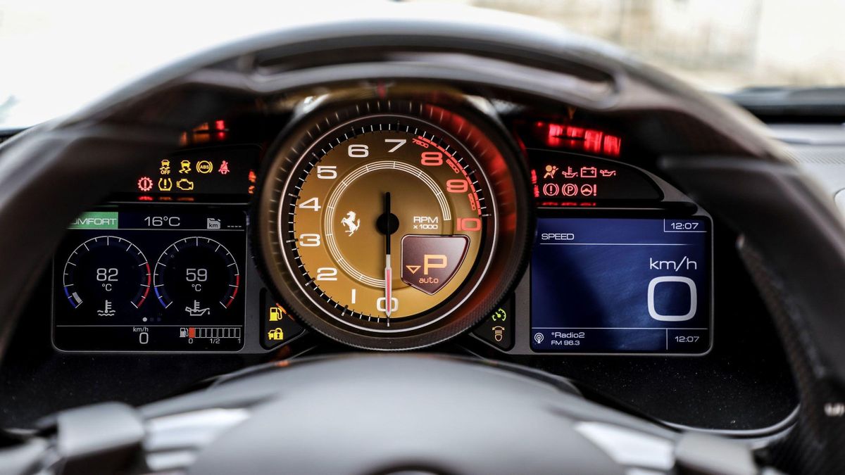 Ferrari Portofino 2017. Dashboard. Cabrio, 1 generation