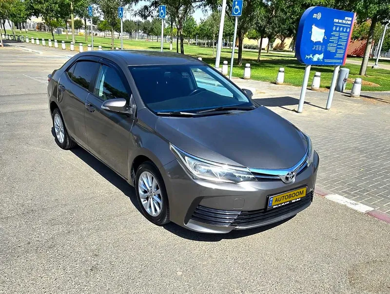 Toyota Corolla 2nd hand, 2017, private hand