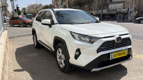 Toyota RAV4 с пробегом, 2021, частная рука
