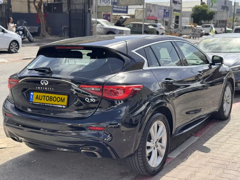 Infiniti Q30 2nd hand, 2017, private hand