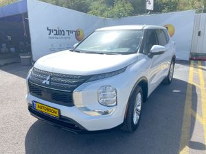 מיצובישי אאוטלנדר‏, 2022, תמונה