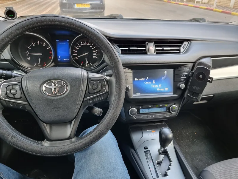 Toyota Avensis 2nd hand, 2017