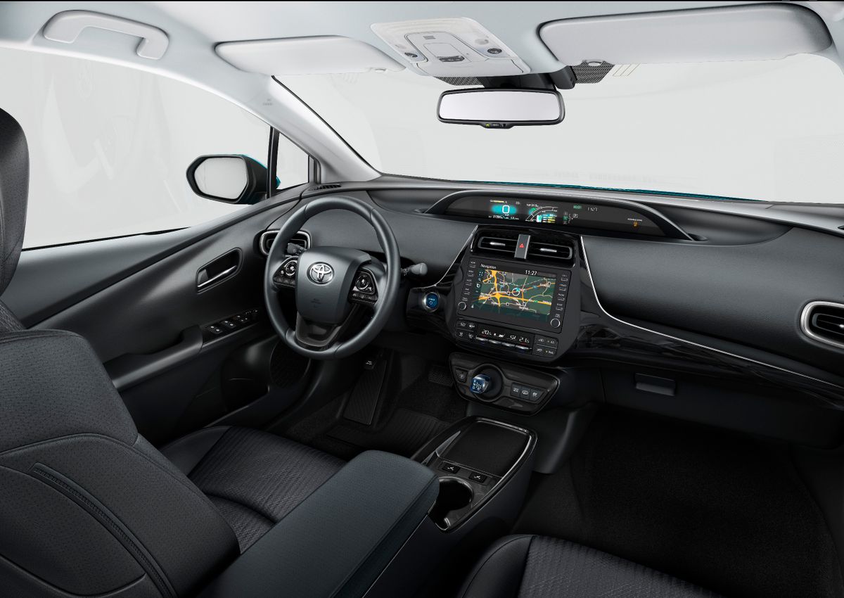 Toyota Prius Plug-In 2016. Front seats. Liftback, 4 generation